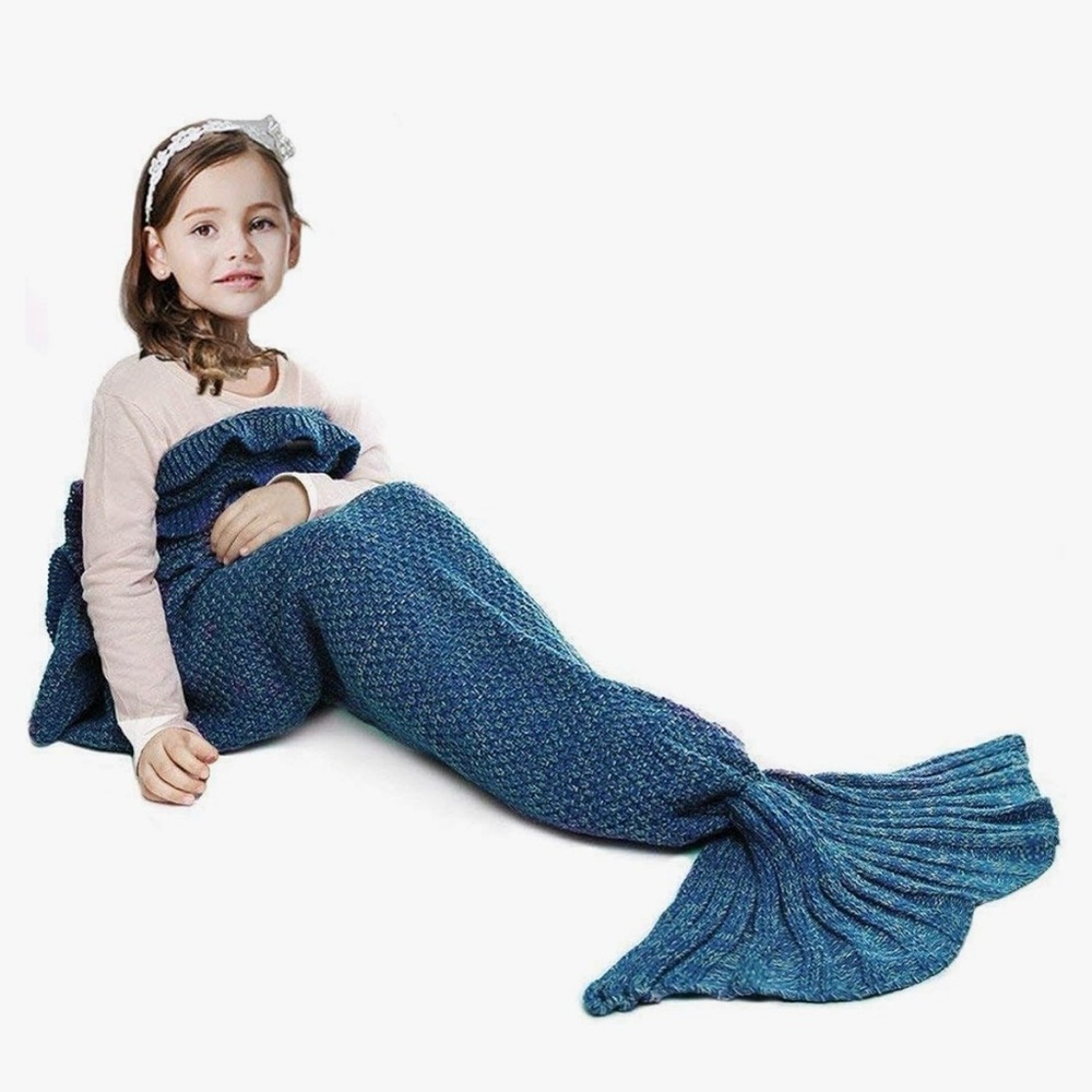 Cozy Blue Mermaid Tail Blanket